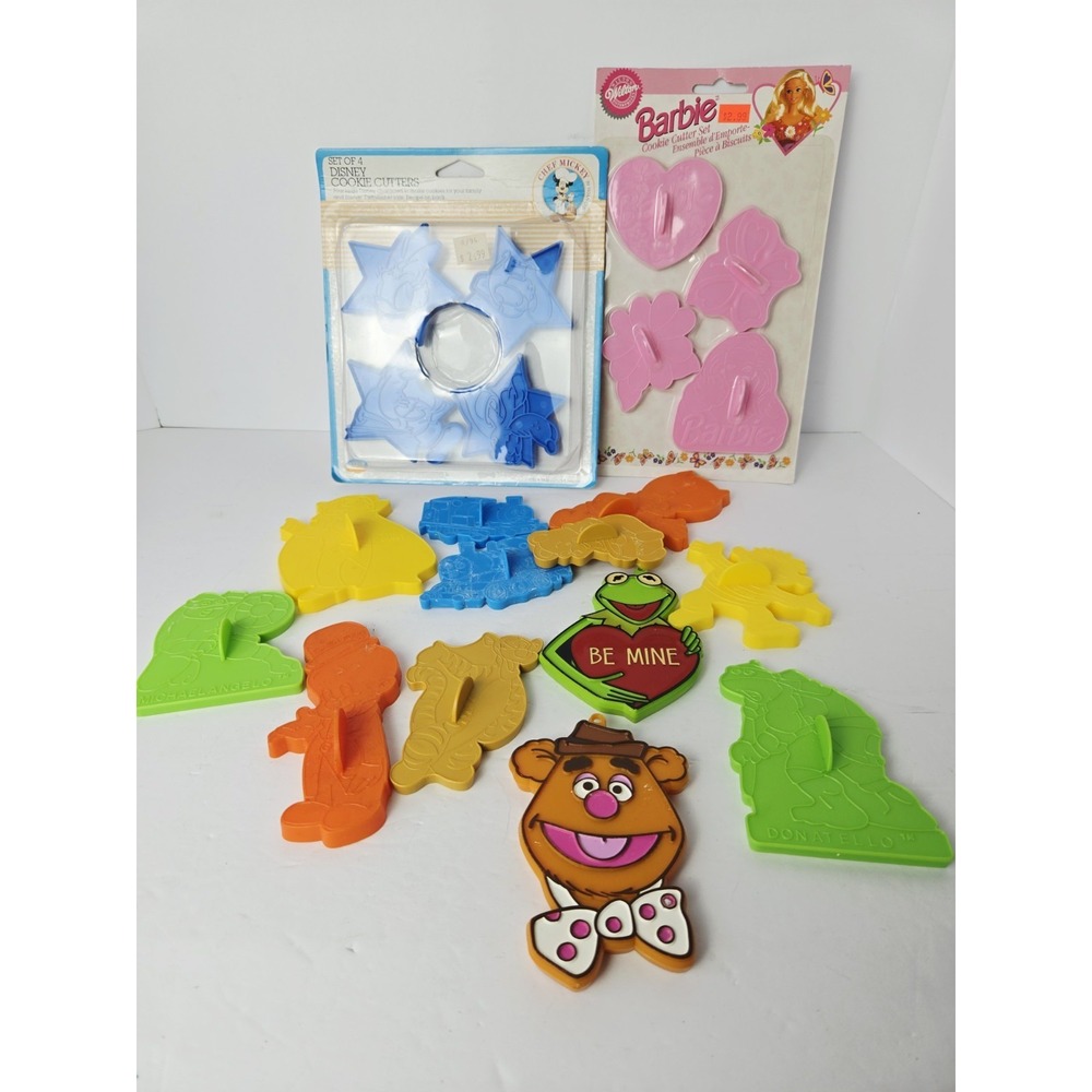 Vintage cookie cutter‎ lot cartoon Disney TMNT muppets kids Thomas Train Barbie